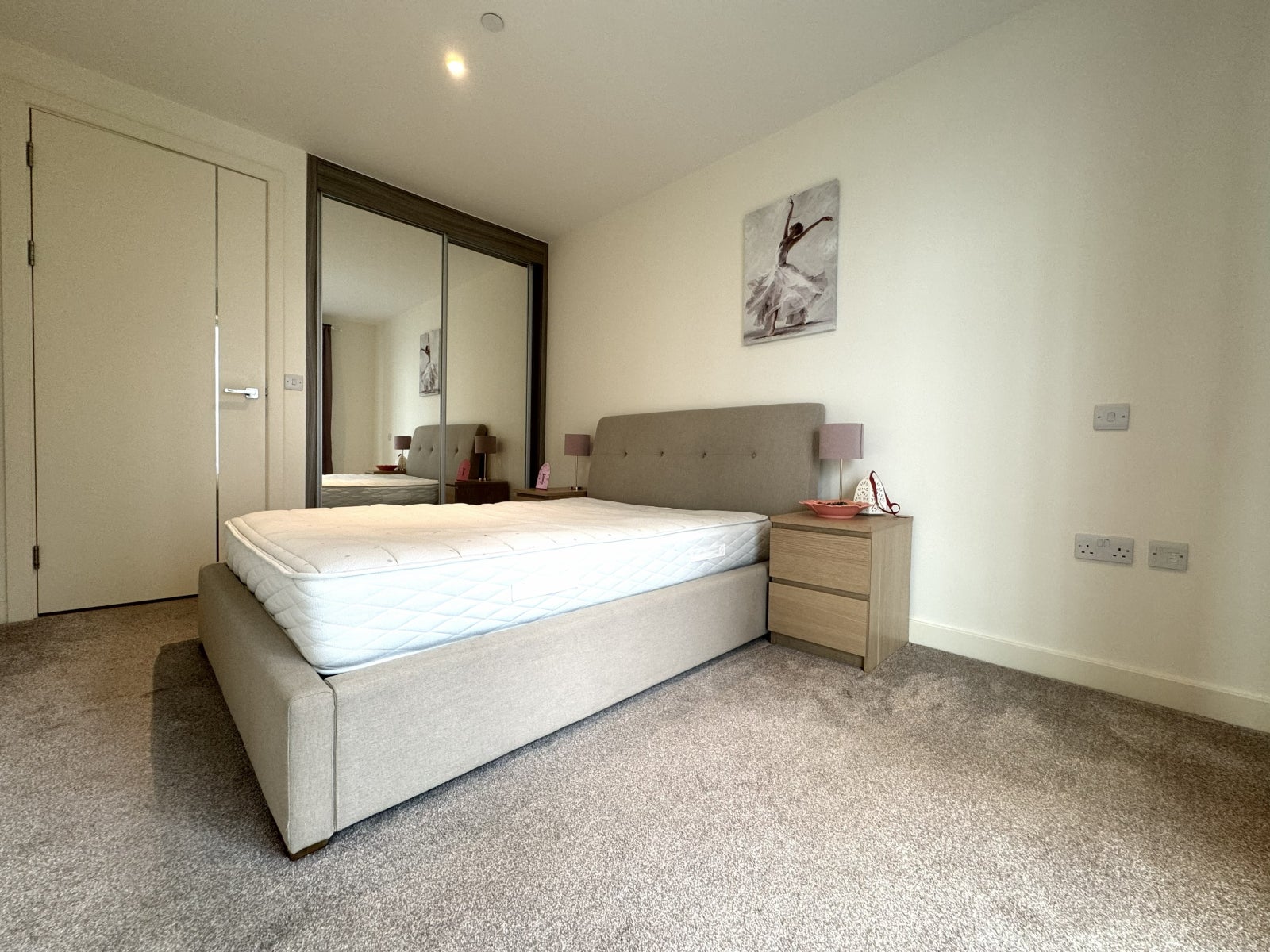Flat Duke of Wellington Avenue in Greater London