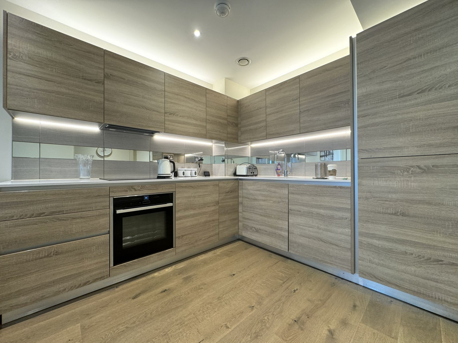 Flat Duke of Wellington Avenue in Greater London