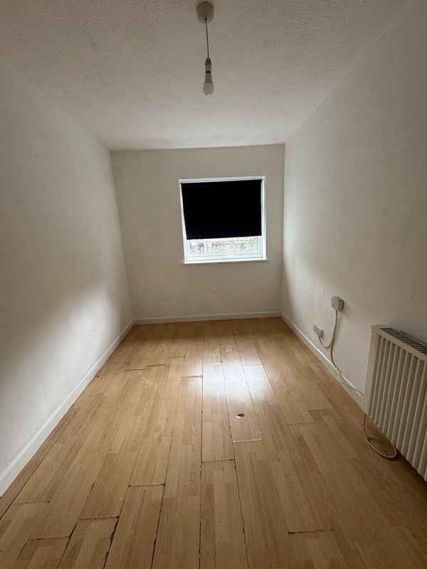 Flat Southey Court in Kingswood
