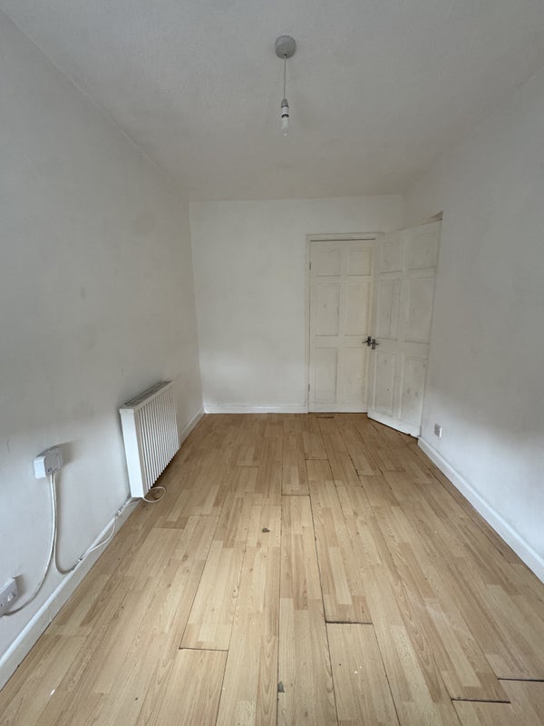 Flat Southey Court in Kingswood