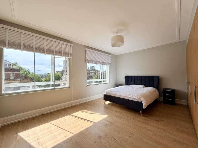 Room Upper Berkeley Street in City of Westminster