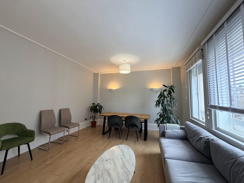 Room Upper Berkeley Street in City of Westminster