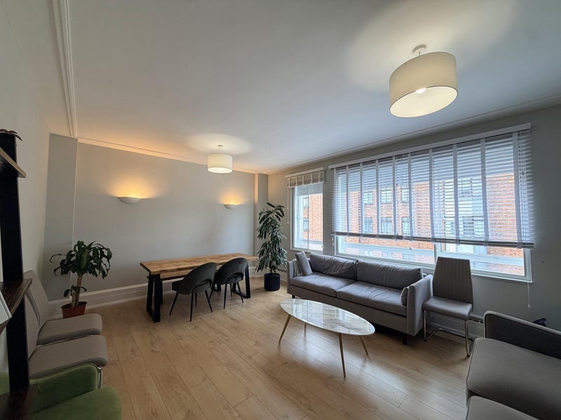 Room Upper Berkeley Street in City of Westminster