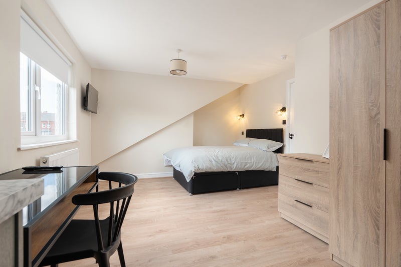 Room St John's Avenue in Liverpool