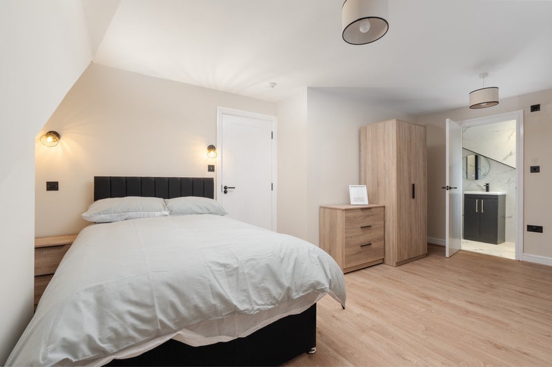 Room St John's Avenue in Liverpool