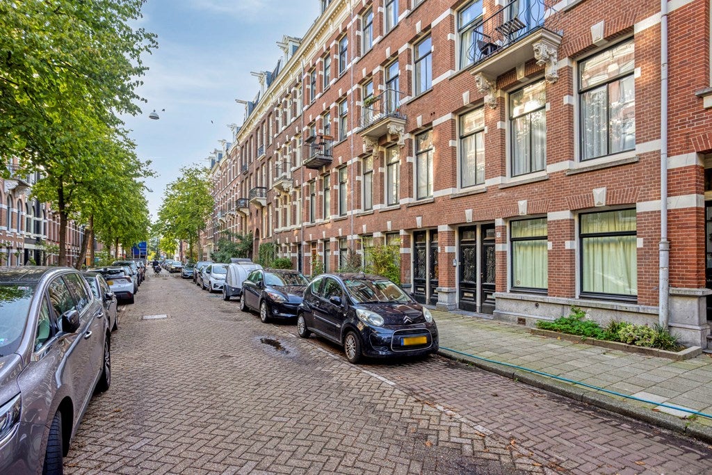 Flat Tweede Jan van der Heijdenstraat in Amsterdam
