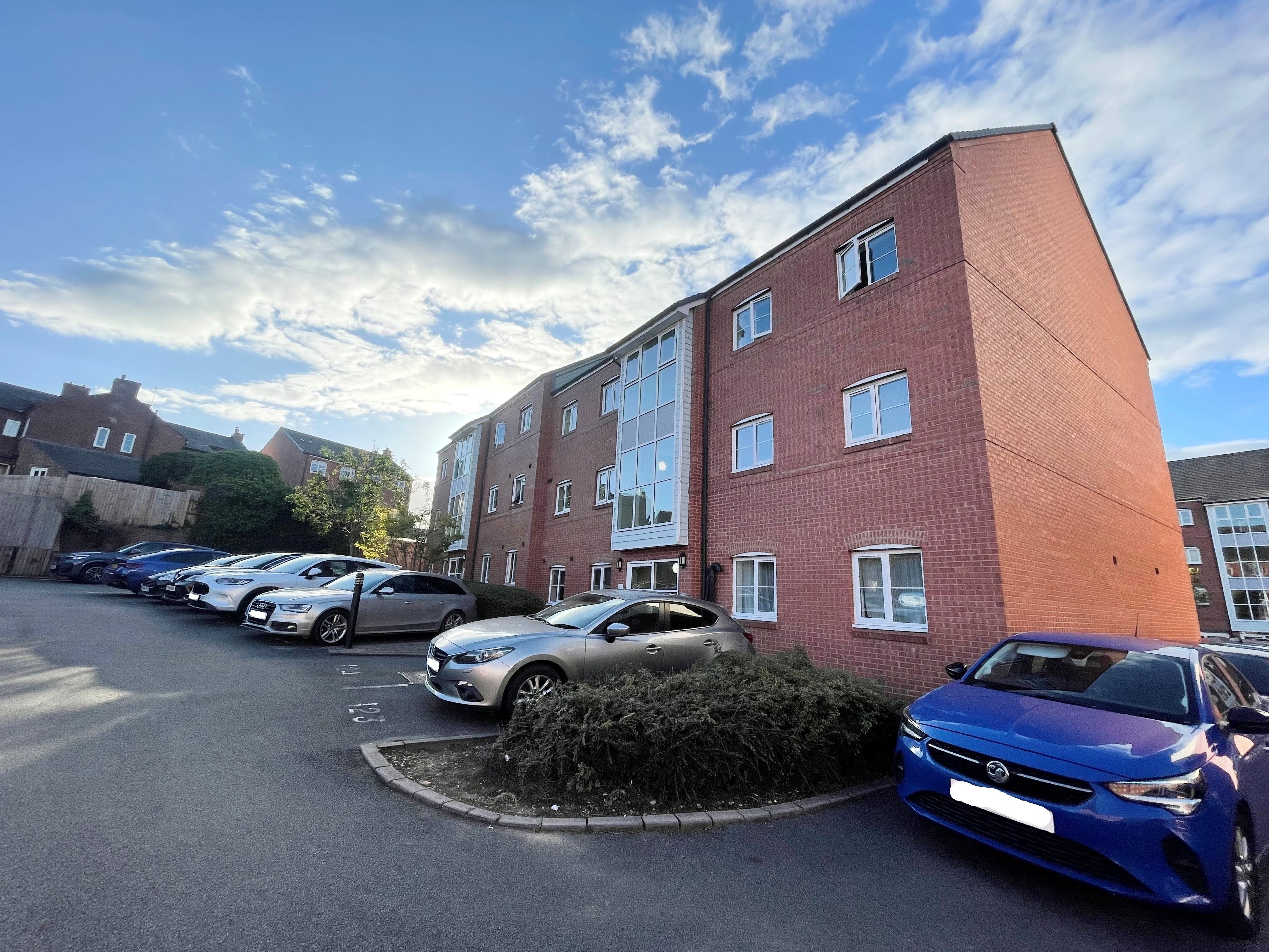 Flat Chandley Wharf in Warwick