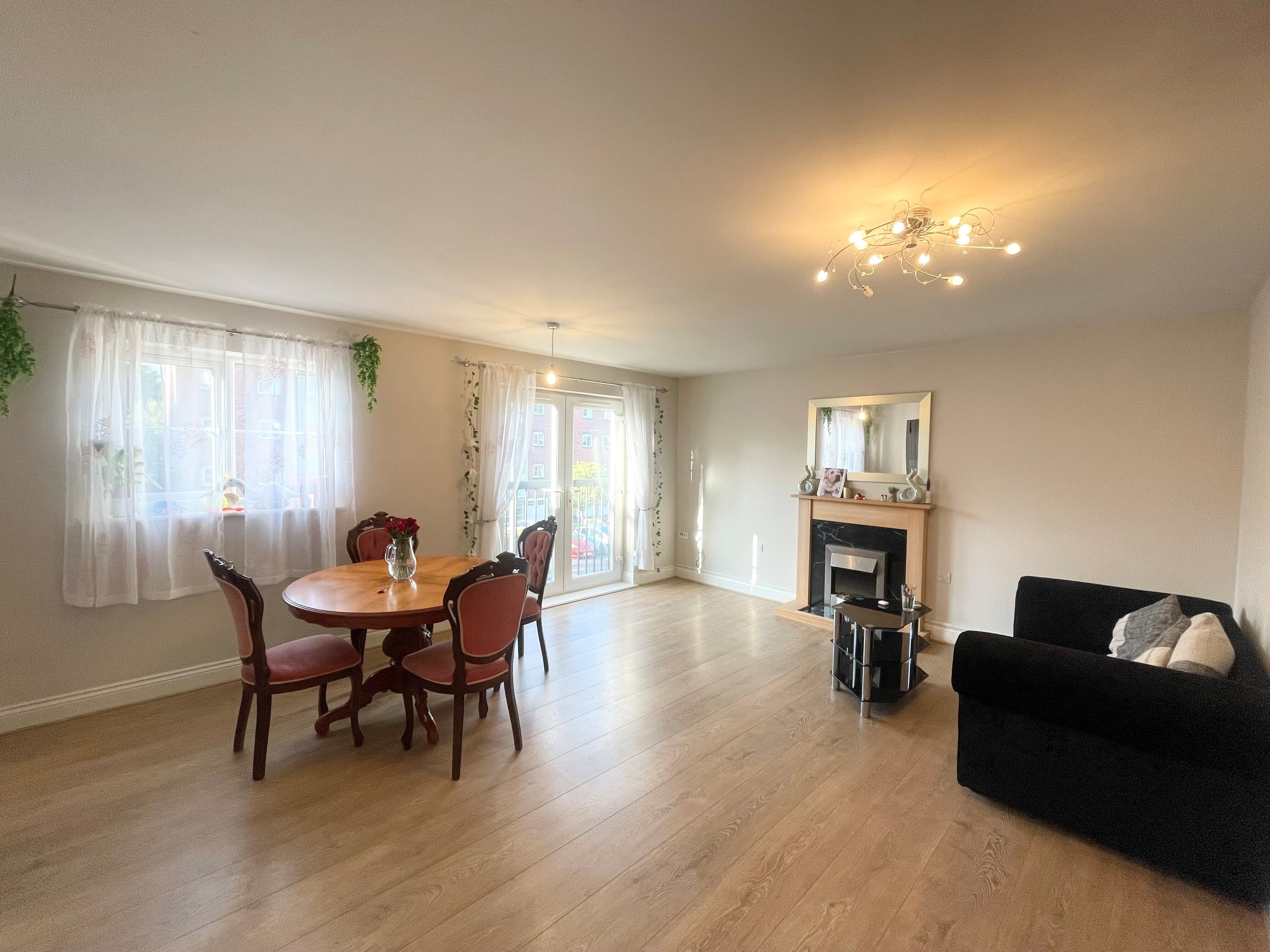 Flat Chandley Wharf in Warwick