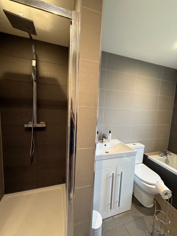 Room Brighton Road in Greater London