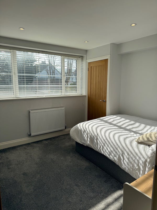 Room Brighton Road in Greater London