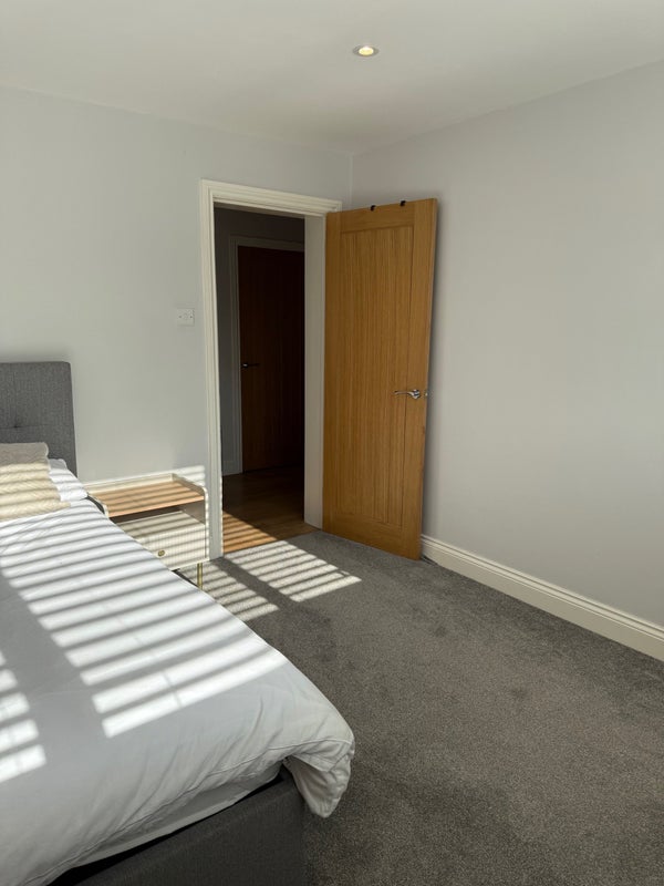 Room Brighton Road in Greater London
