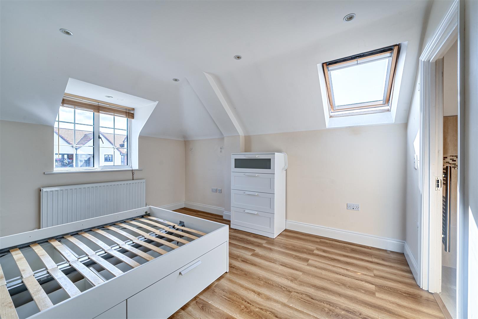 Flat Gayton Road in Greater London