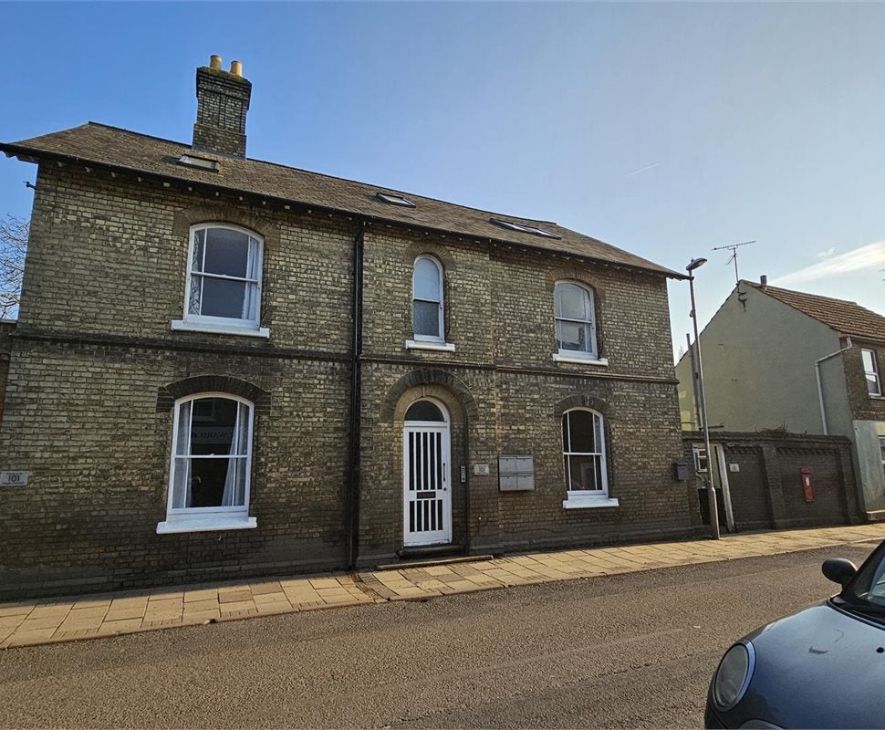 Flat Market Street in South Cambridgeshire