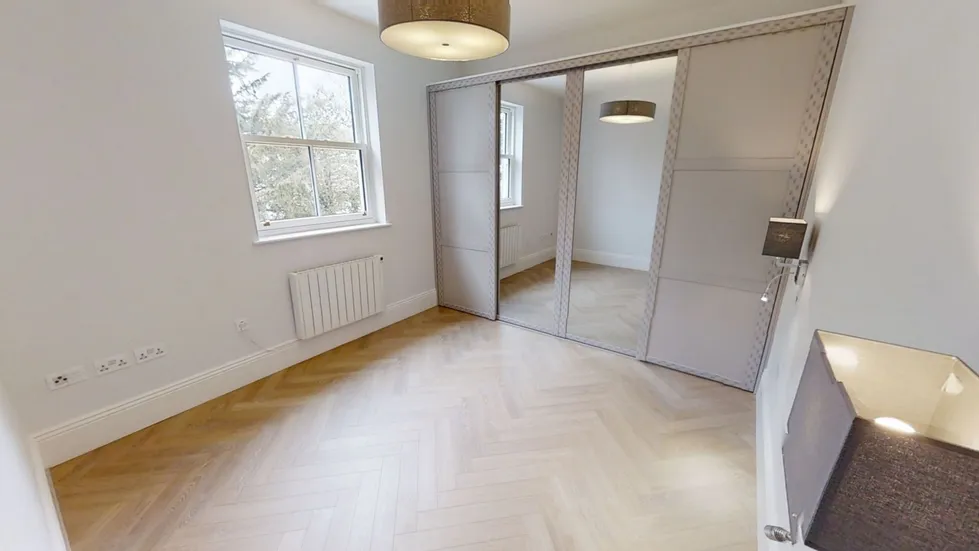 Flat Epsom Road in Guildford