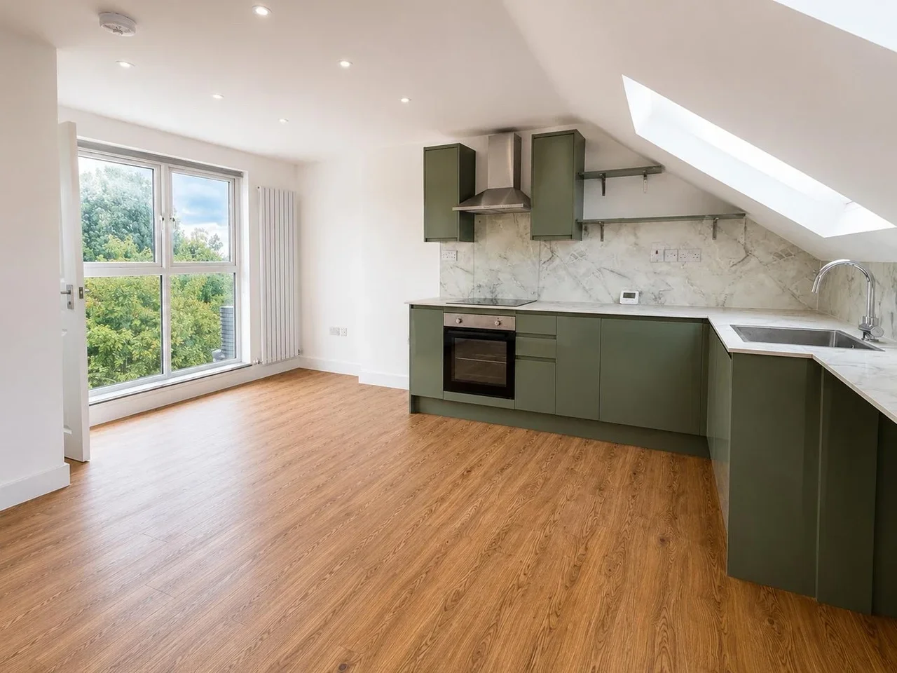 Flat Russell Road in Greater London