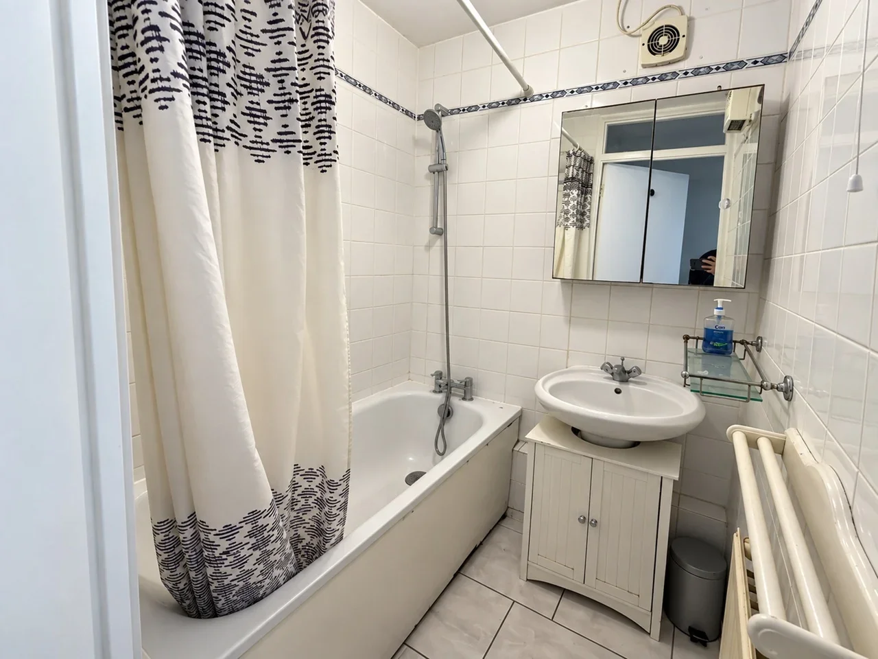 Flat Tristram Close in Greater London