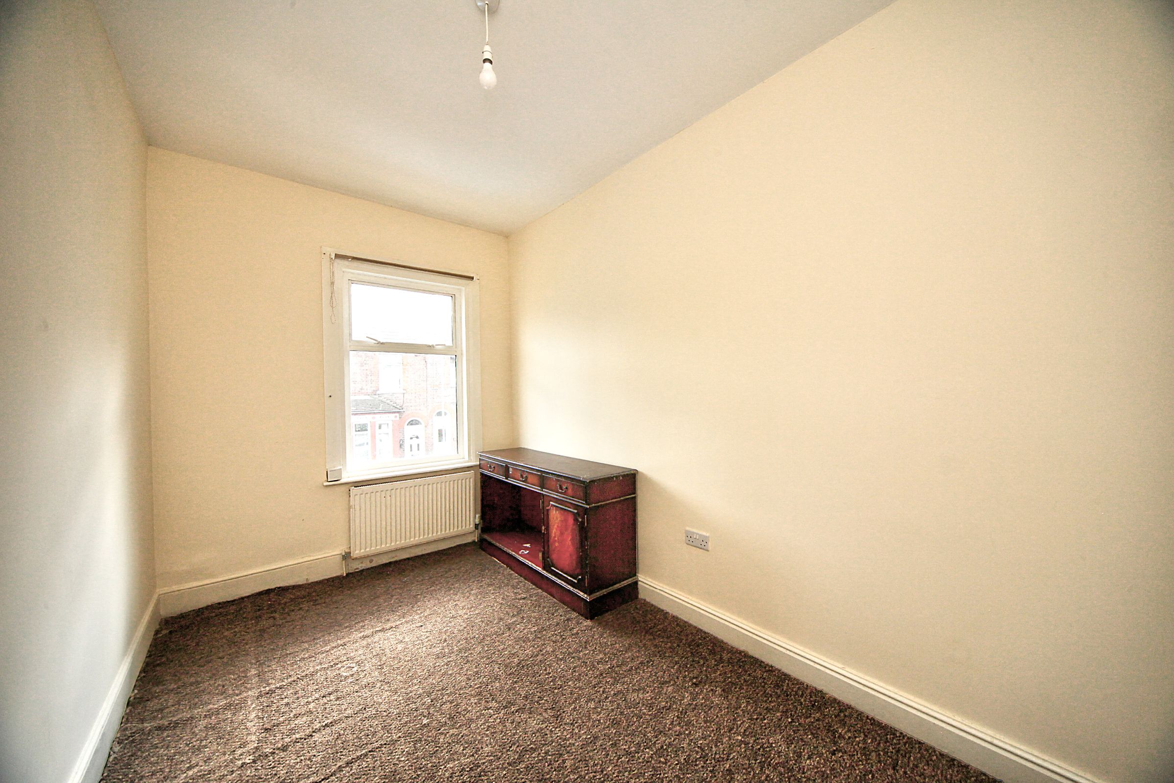 House Chiltern Rise in Luton