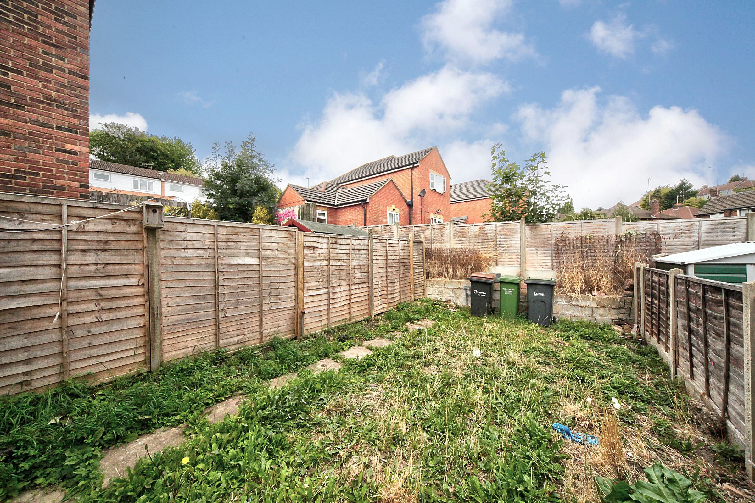 House Chiltern Rise in Luton