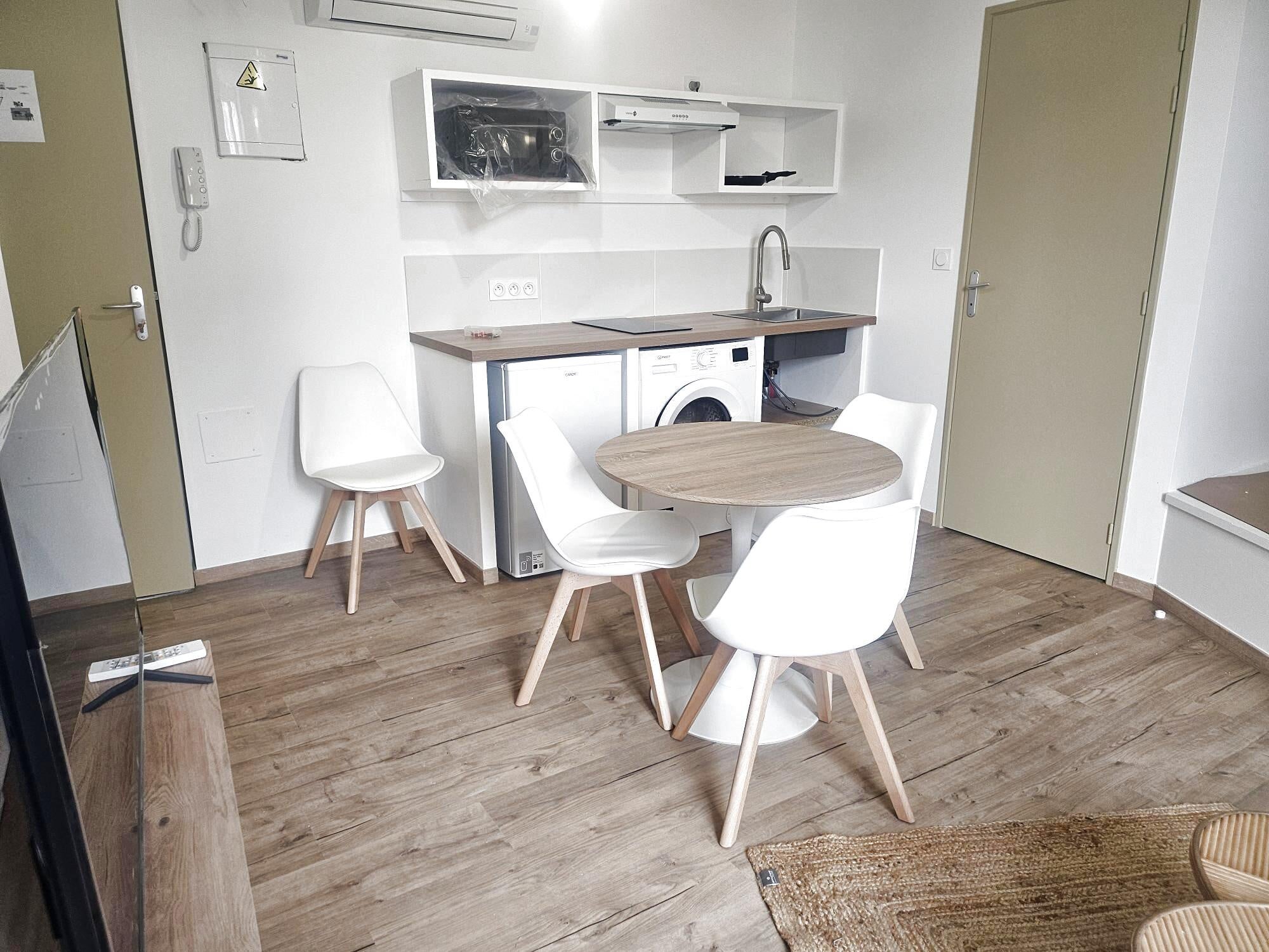 Appartement Rue Marie Curie à Camaret-sur-Aigues