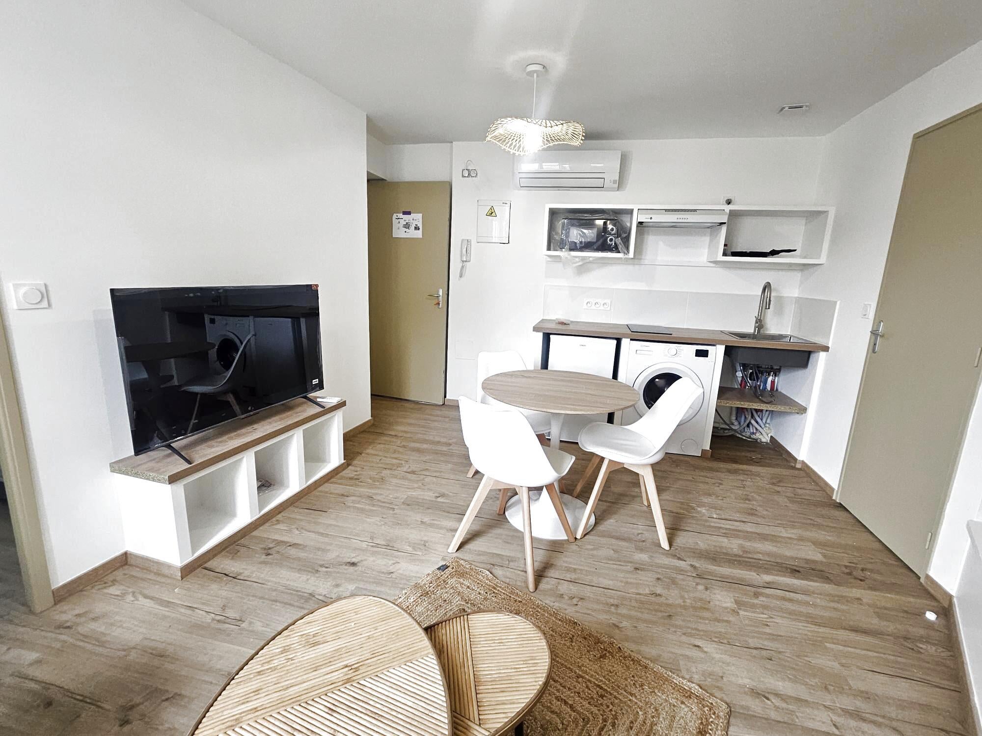 Appartement Rue Marie Curie à Camaret-sur-Aigues