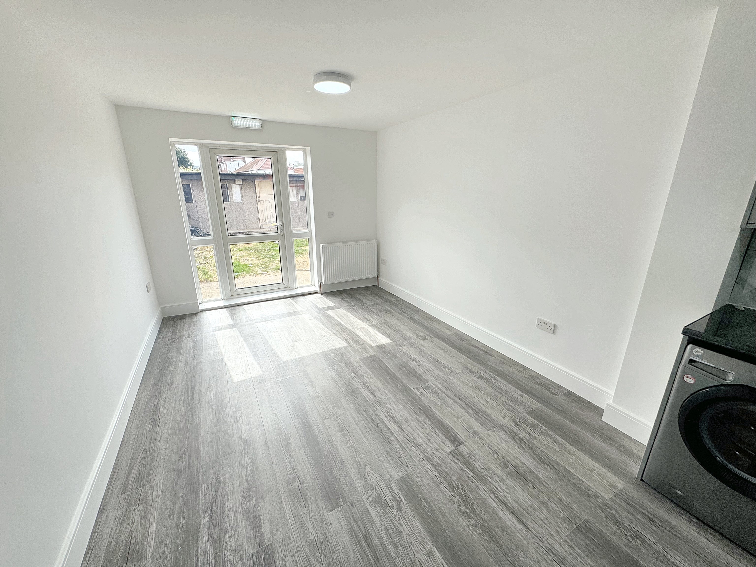 Room Mount Road in Greater London