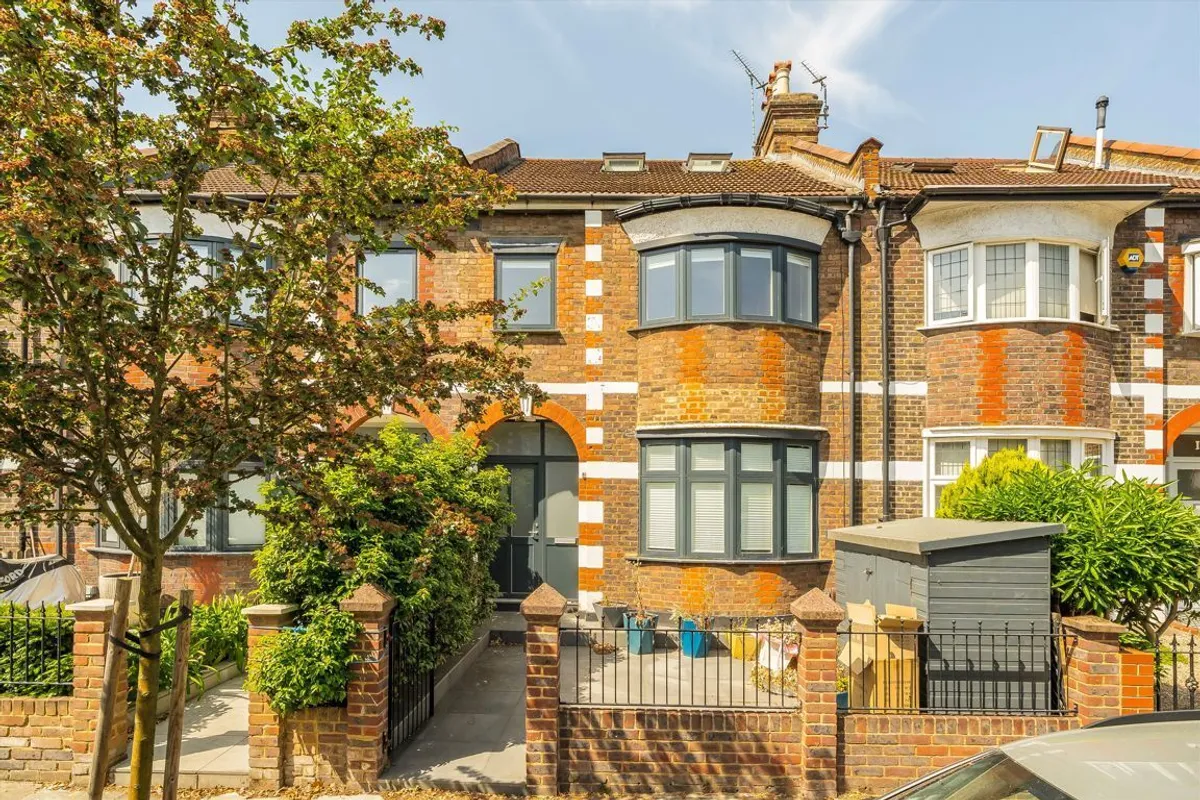 House Dordrecht Road in Greater London