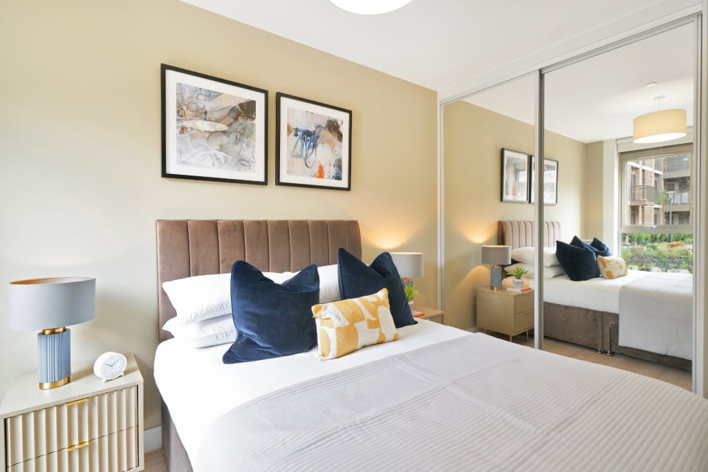 Flat Randalls Way in Mole Valley