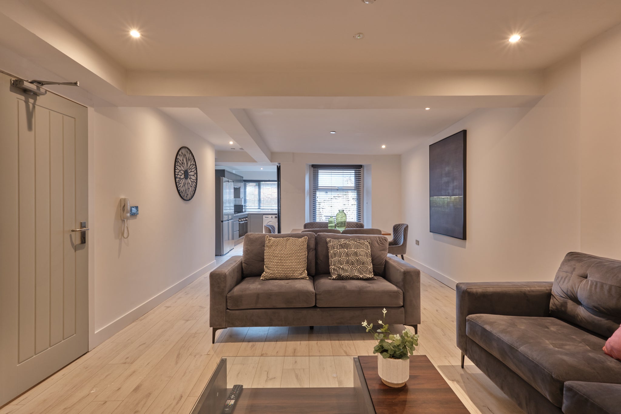 Flat Woodlands Terrace in Uplands