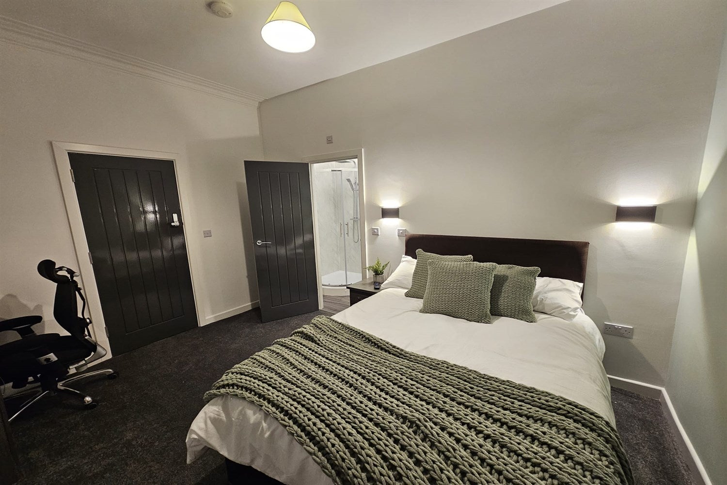 Room Dean Road in South Tyneside