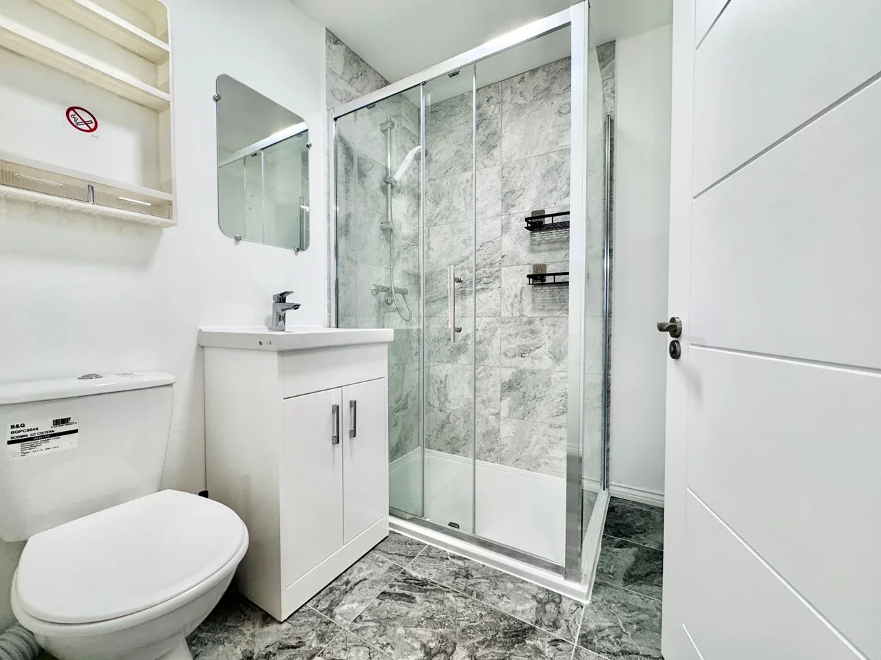 Room Chamberlayne Avenue in Greater London