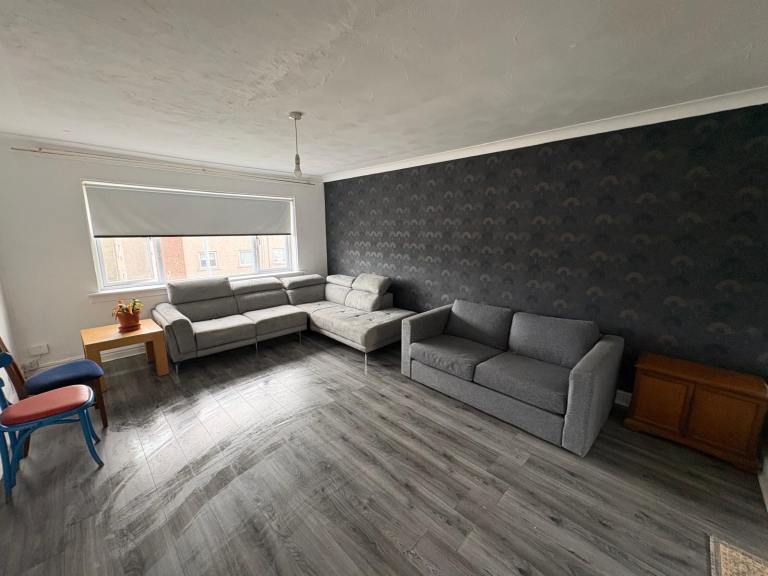 Flat Fulbar Street in Renfrew