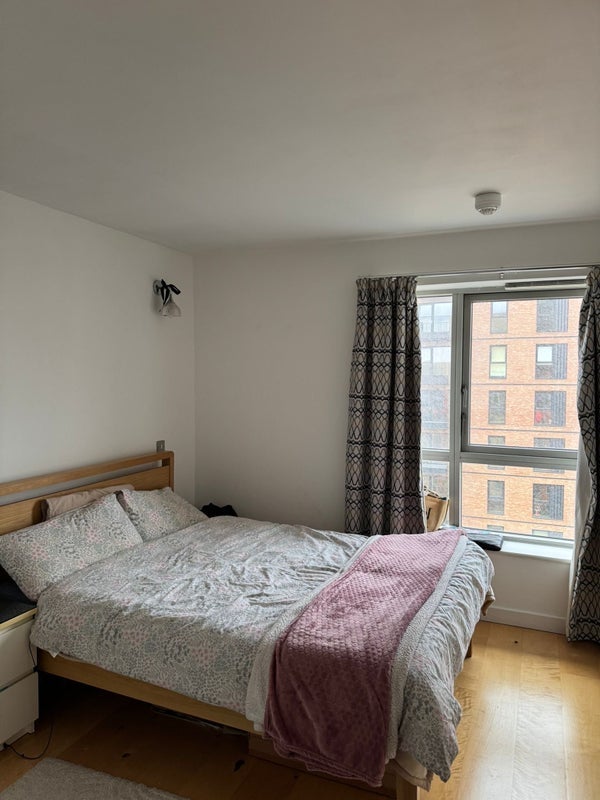 Room West Parkside in Greater London