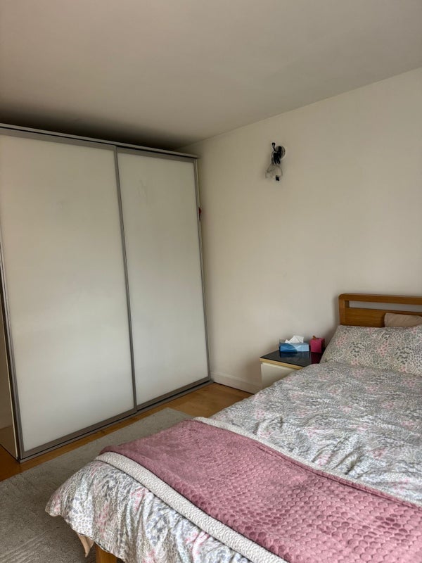 Room West Parkside in Greater London