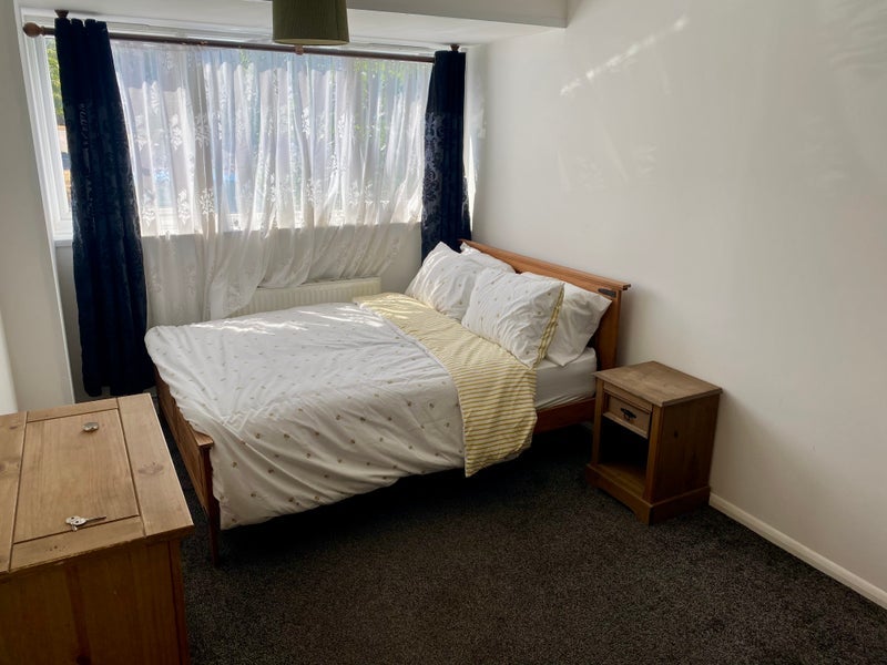 Room Perry Hill in Chelmsford