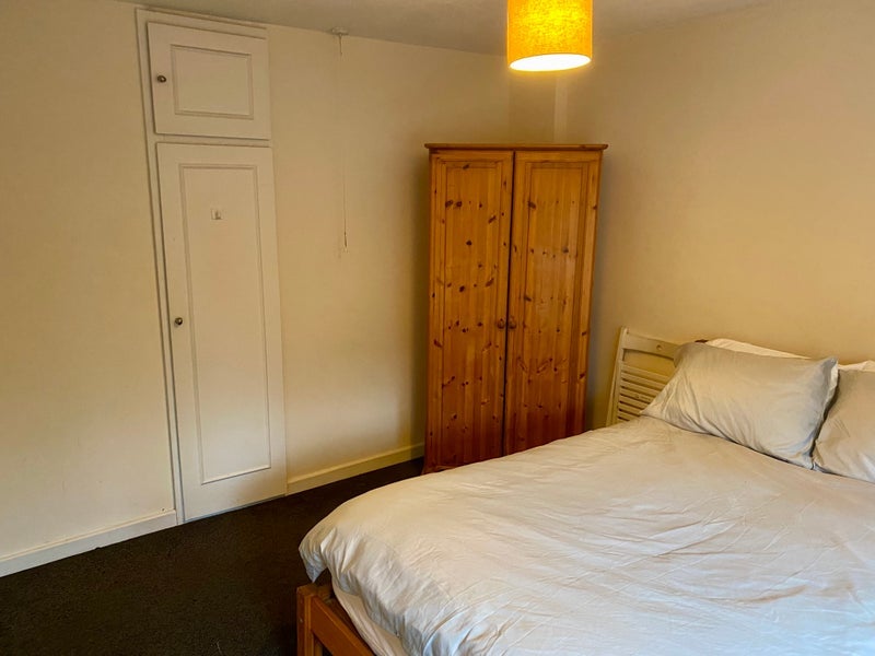 Room Perry Hill in Chelmsford
