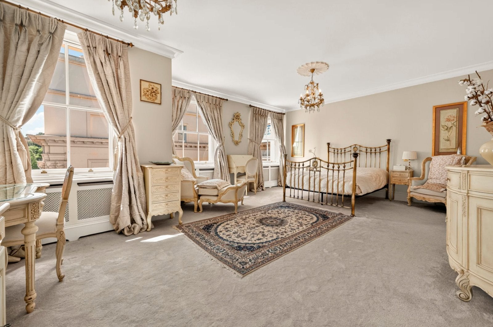 House Chester Close North in Greater London