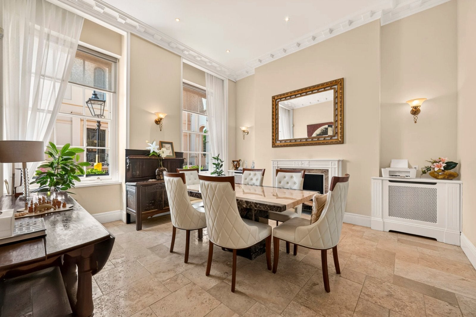 House Chester Close North in Greater London