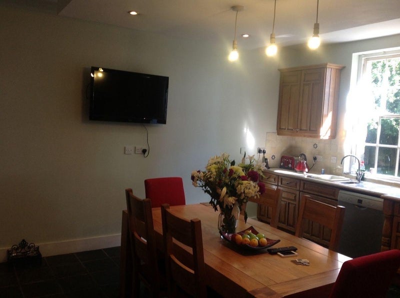 Room Beech Farm Road in Woldingham