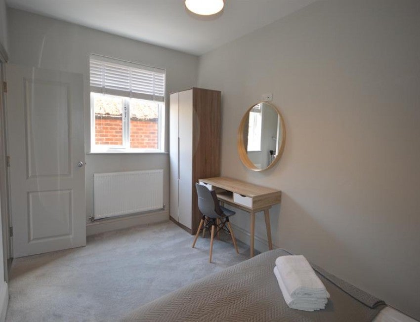 Flat Princes Road in Trafford