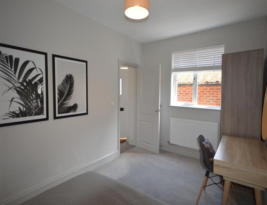 Flat Princes Road in Trafford