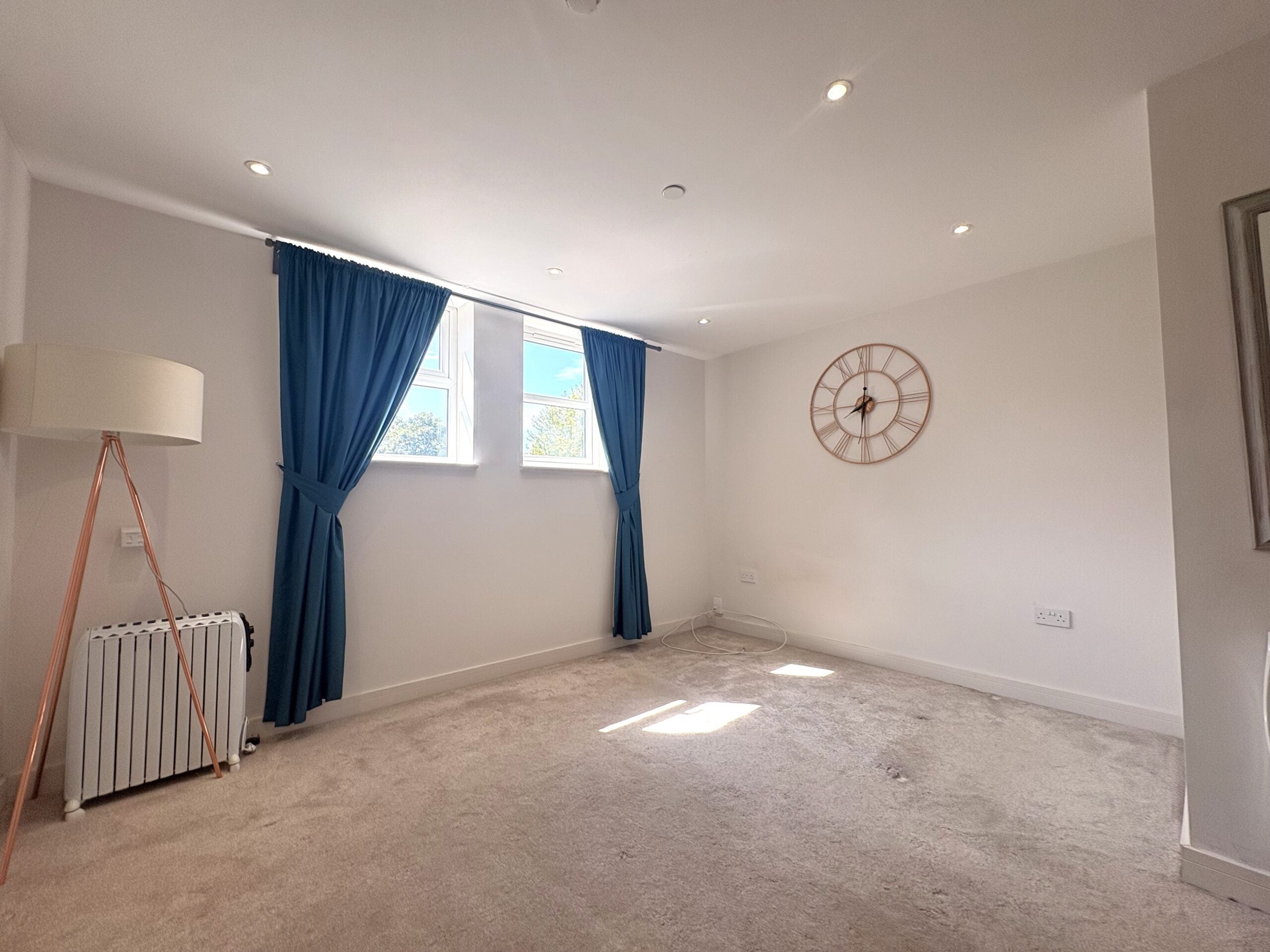 Flat Connaught Road in Cardiff