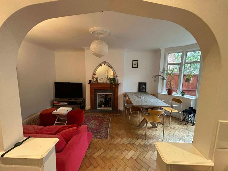 House Sharon Gardens in Greater London