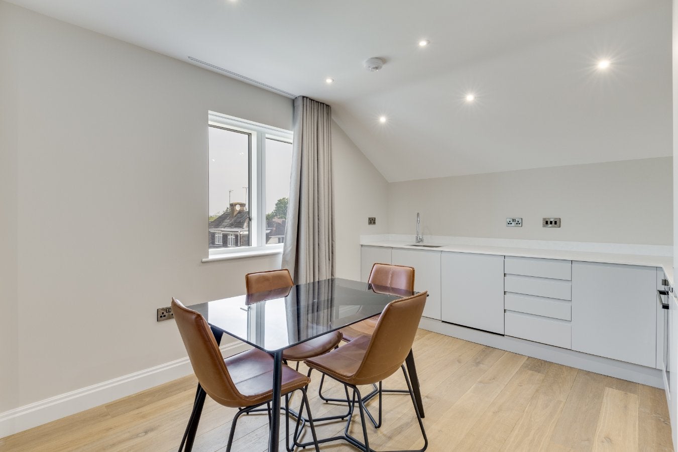 Flat Purley Avenue in Greater London