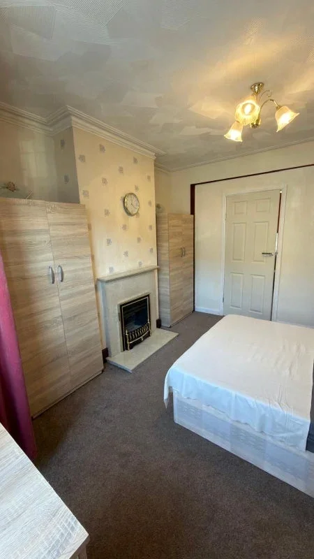 Room Pemdevon Road in Greater London