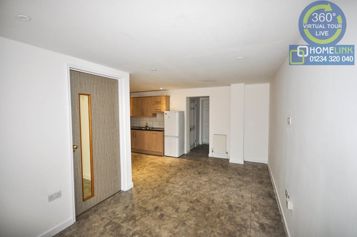 Flat South Drive in Shortstown
