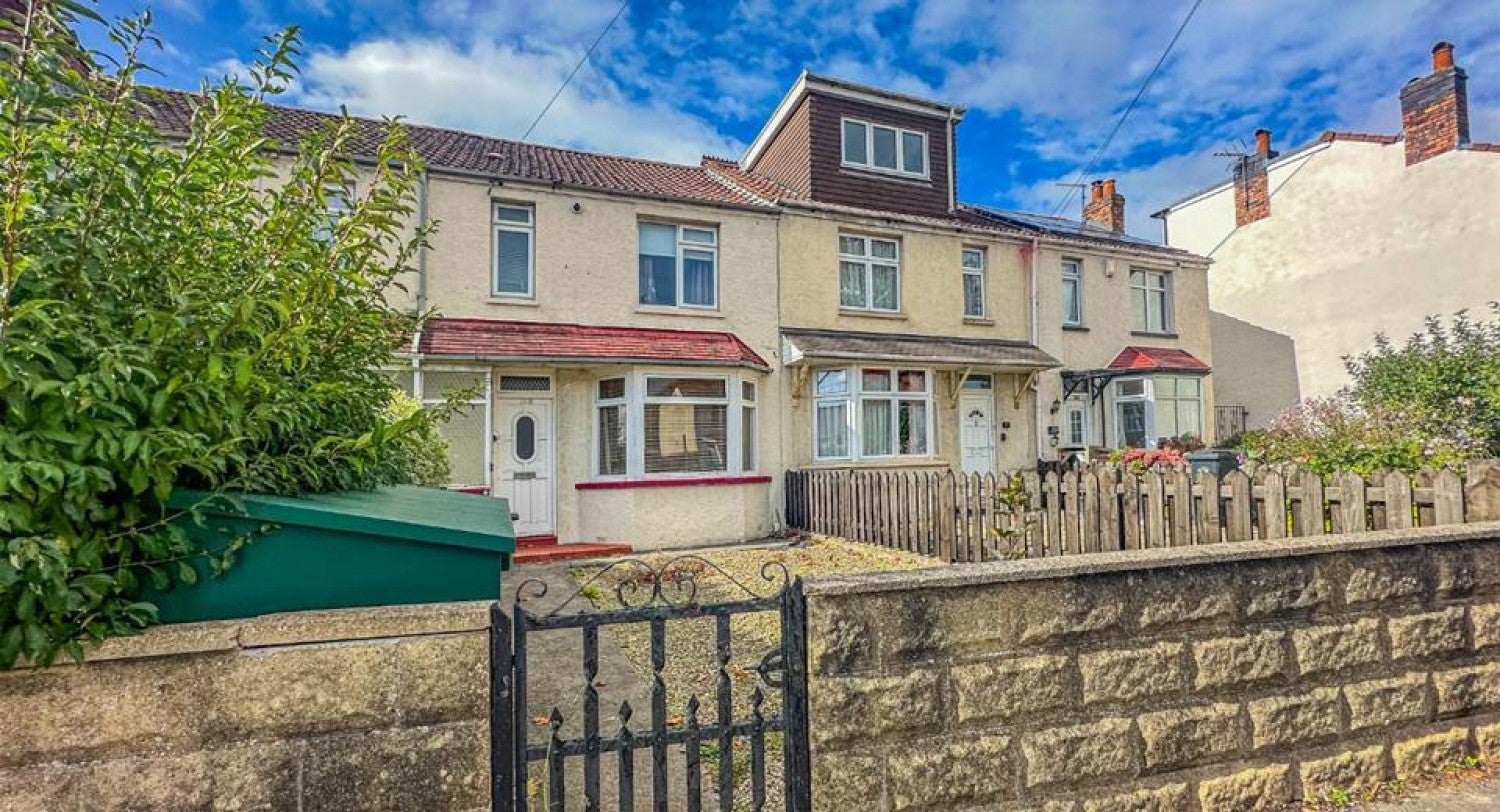 Flat Muller Road in Bristol
