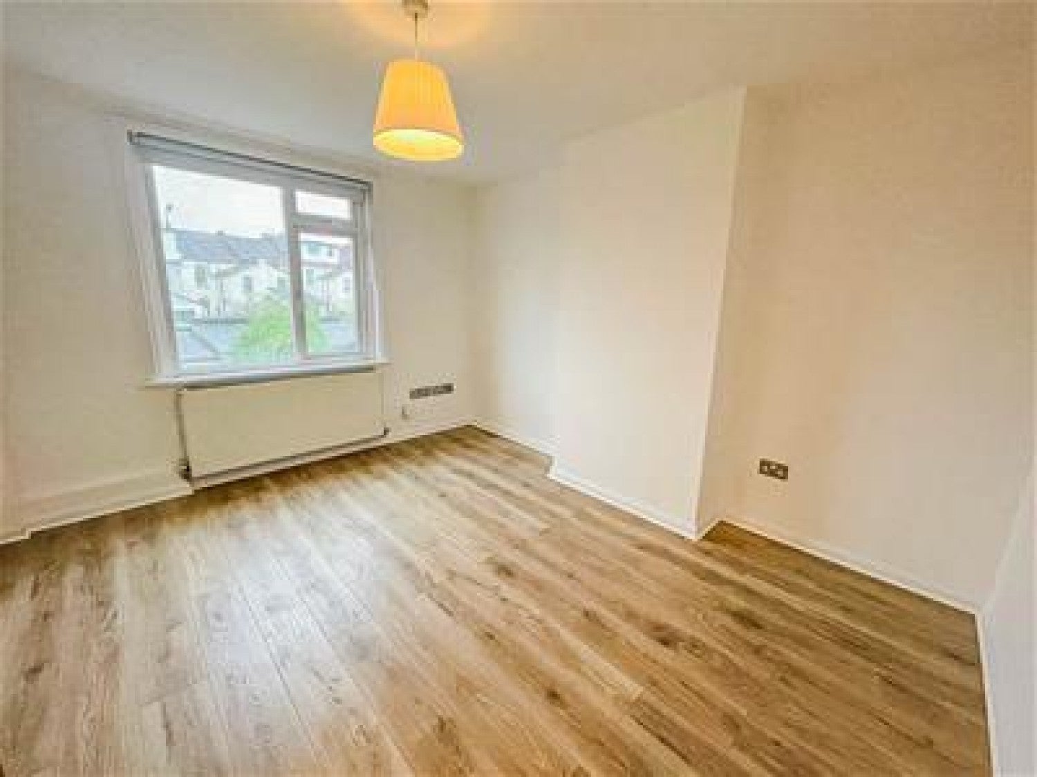 Flat Muller Road in Bristol