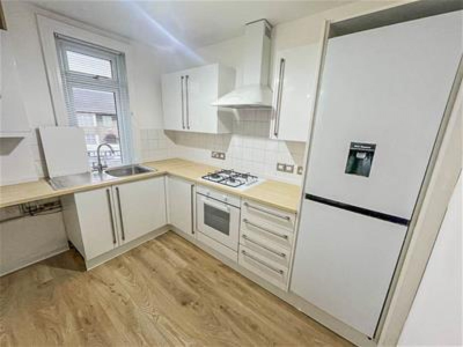 Flat Muller Road in Bristol