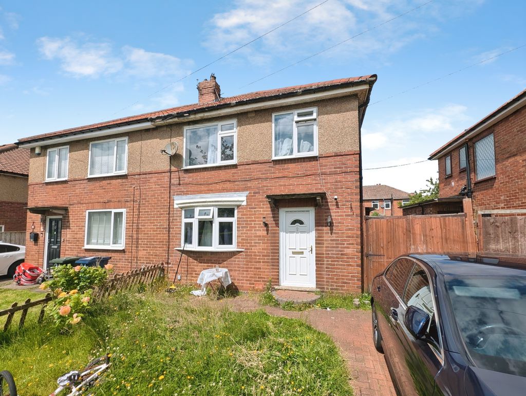 House Acomb Gardens in Newcastle upon Tyne