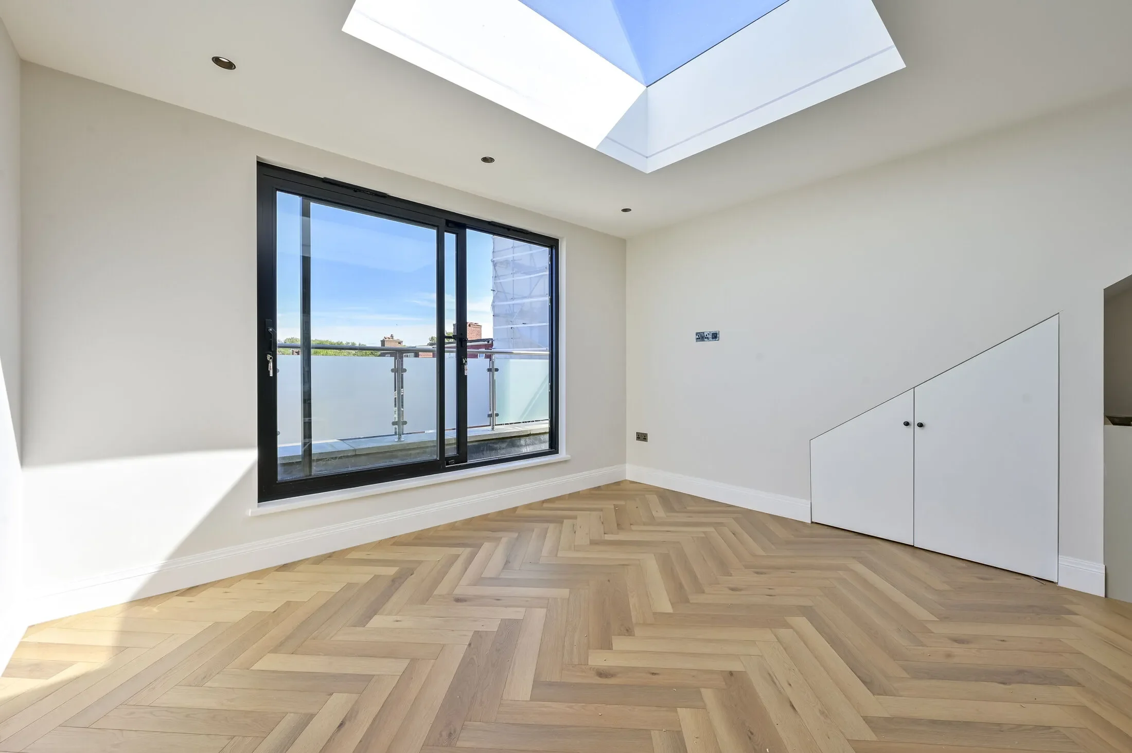 Flat Hazelwood Avenue in Greater London